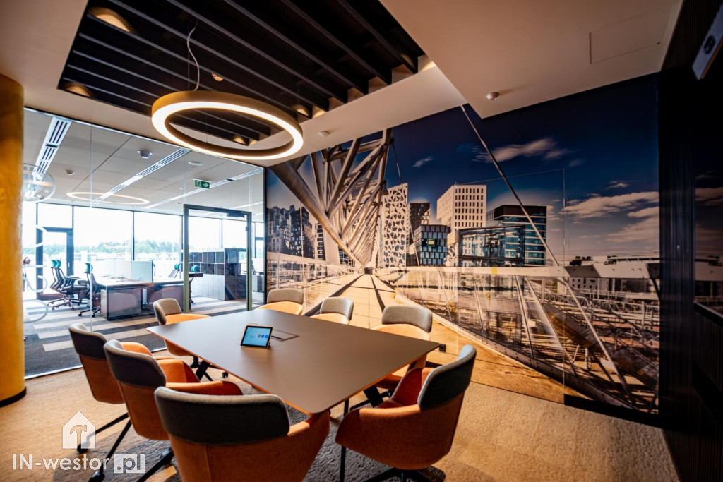 Drutex w nowej siedzibie. Nowoczesny biurowiec za 60 mln zł