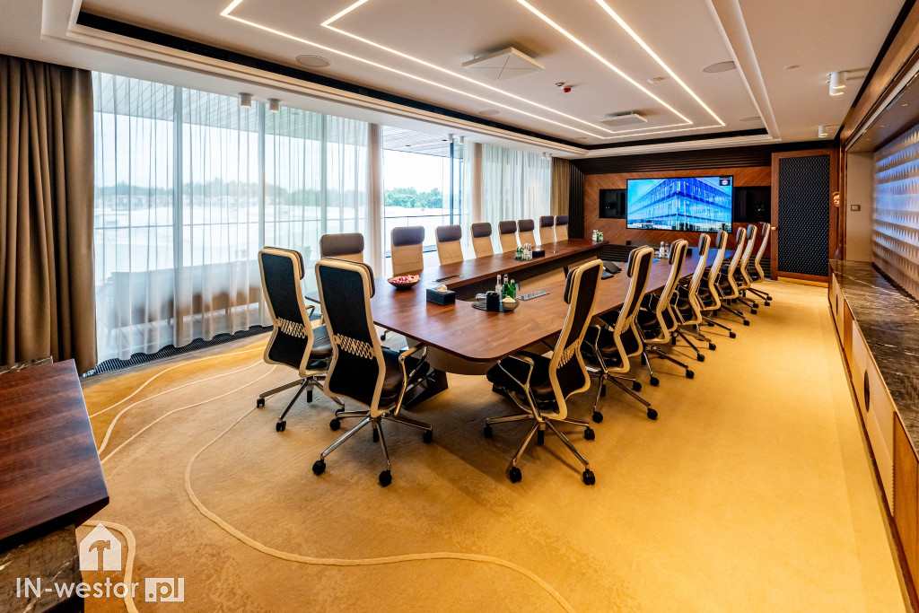 Drutex w nowej siedzibie. Nowoczesny biurowiec za 60 mln zł