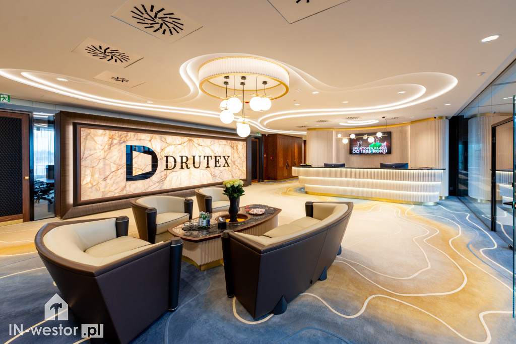 Drutex w nowej siedzibie. Nowoczesny biurowiec za 60 mln zł